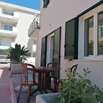 Guest house Lido Di - La 3*