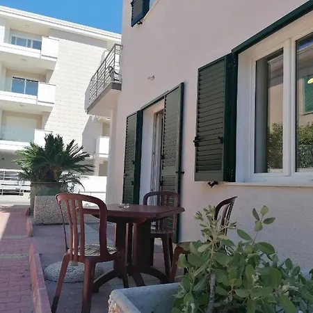 Vendégház La At Lido Di 3*
